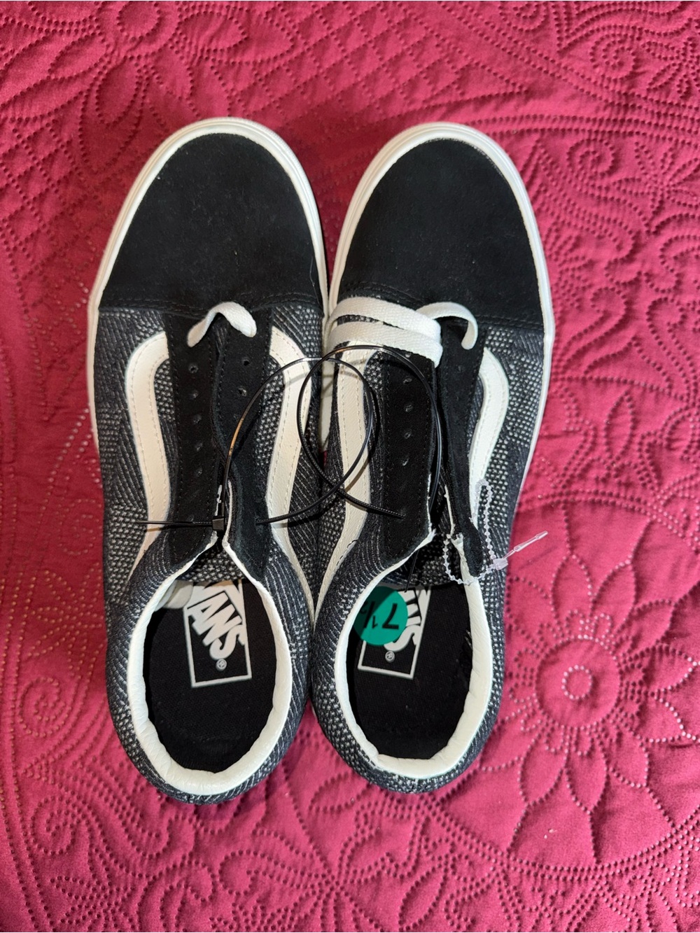 Unisex Vans Black/White Old Skool Low-Top Sneakers